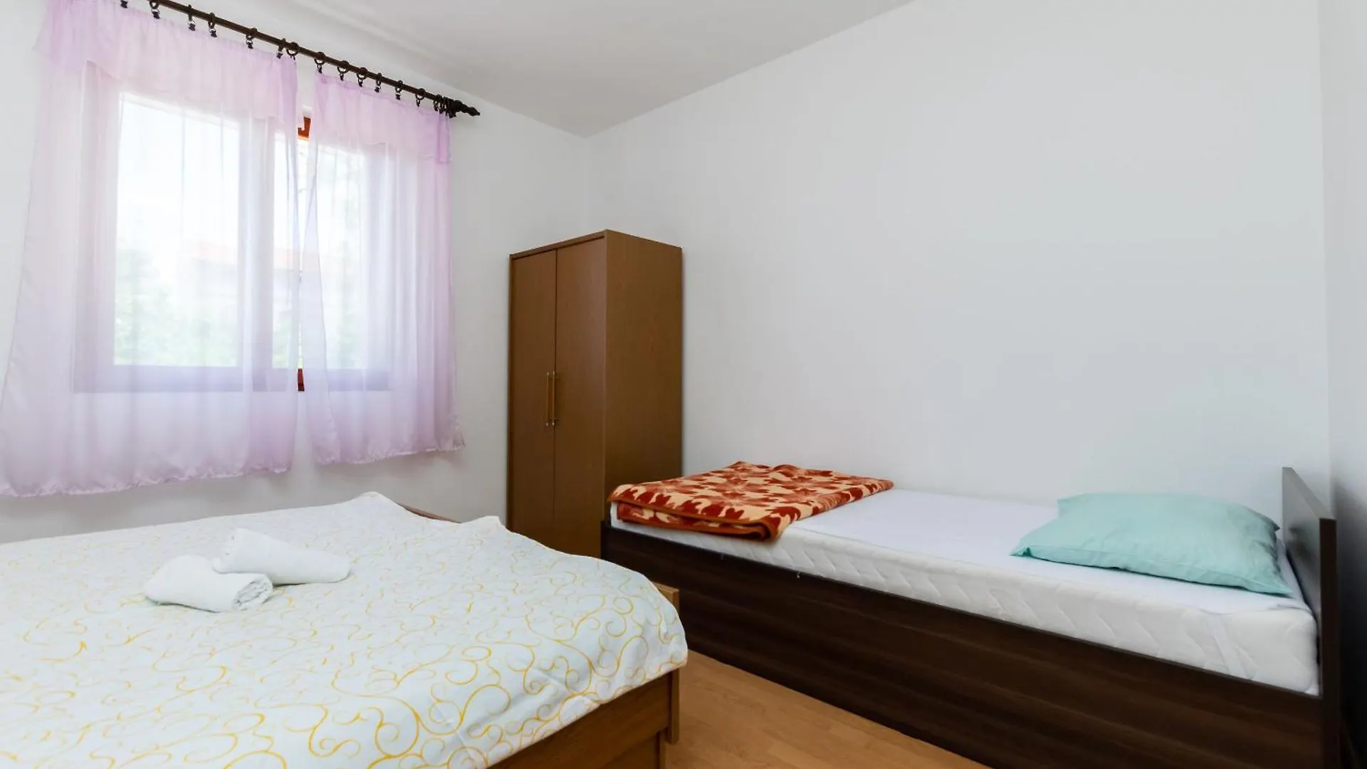 Apartments Iva Lopar